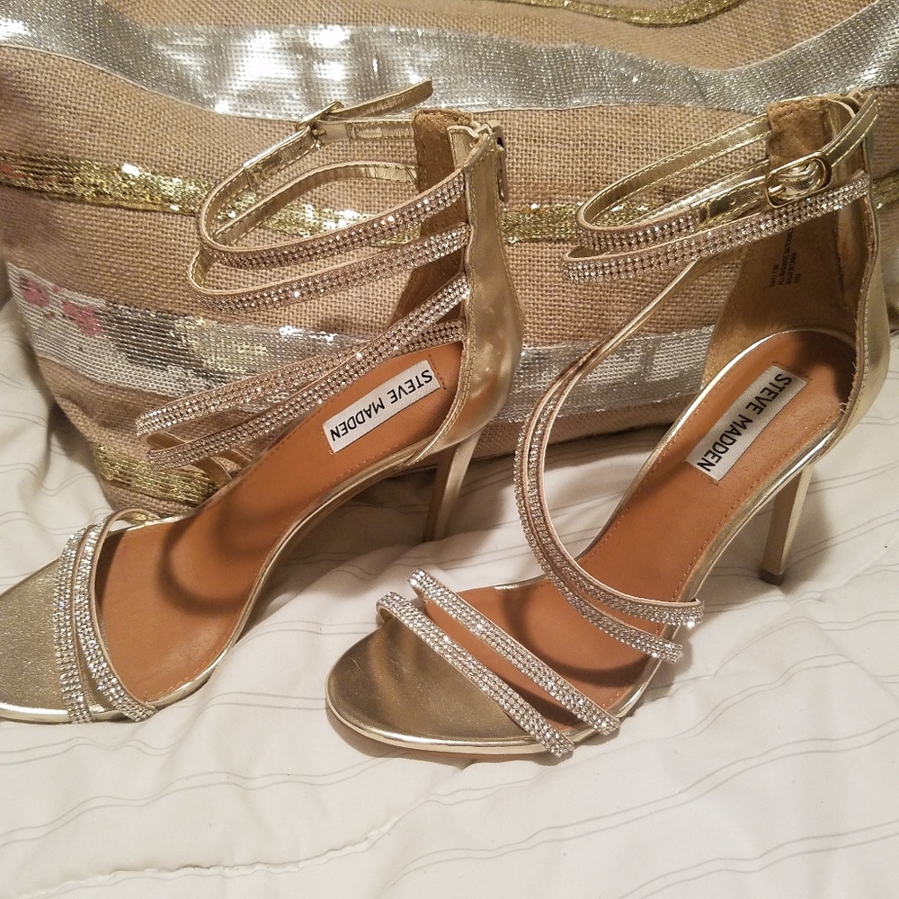 Steve Madden heels. Wore 10 minutes. Lol